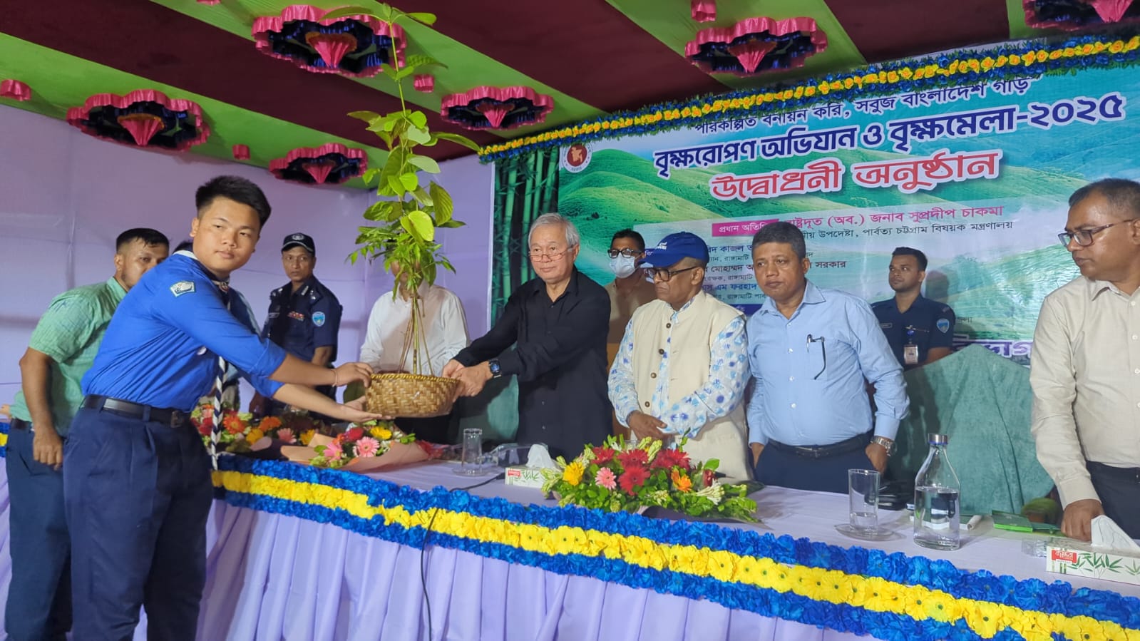 প্রাকৃতিক পরিবেশ ও বন রক্ষায় আরও দায়িত্বশীল হতে হবে বন বিভাগকে: পার্বত্য উপদেষ্টা